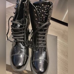 *NEW* Barneys New York Patent leather bootie